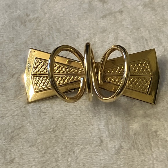 The Unbranded Brand Jewelry - Vtg. Gold Tone Scarf Pin Bow Tie Brooch MCM Quiet Luxury Old Money Retro